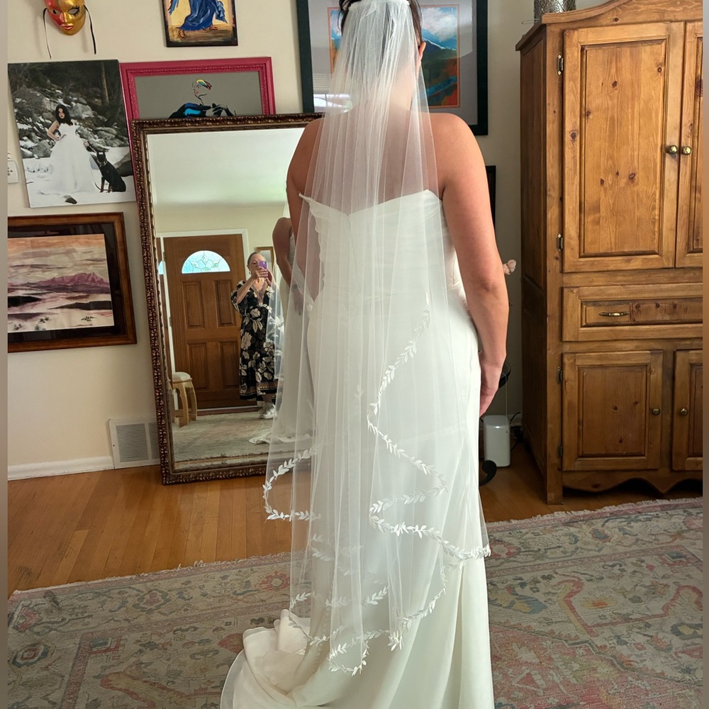 Custom Veil with Leaf Lace Detail